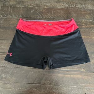 Under Armour Heat Gear, size M, black/red bike shorts, fitted
